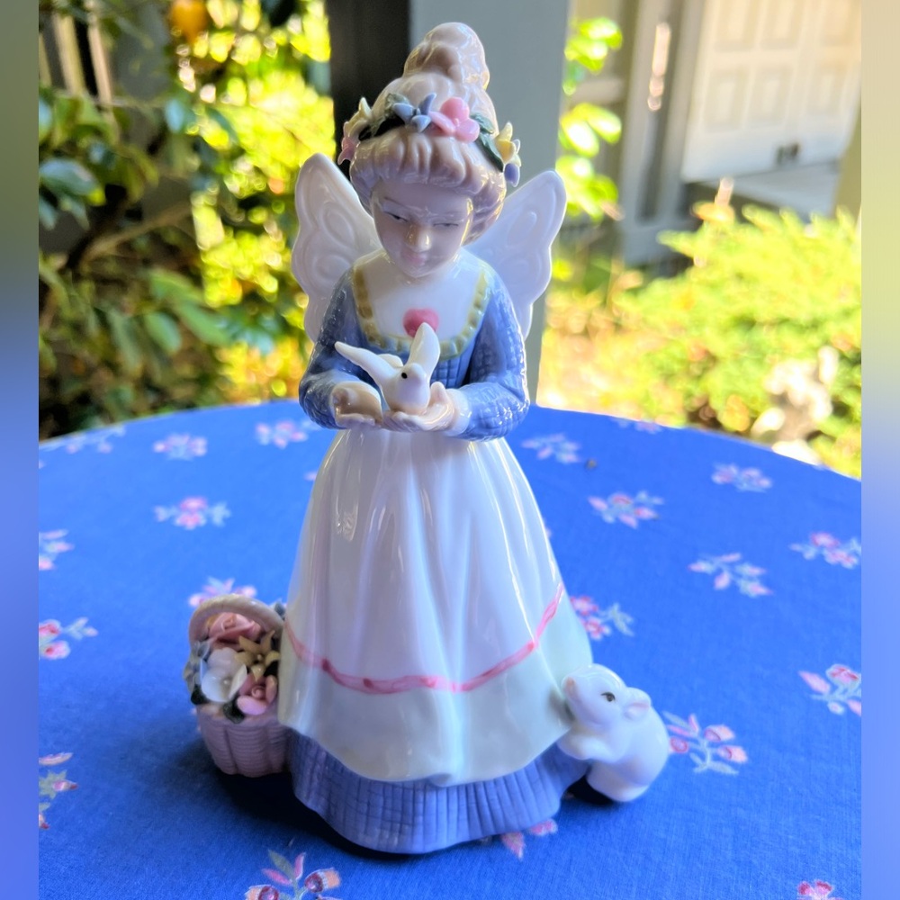 Susan Winget ❤️ Everyday Angel Ceramic Figurine